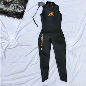 Women’s small xterra vortex 4 sleeveless wetsuit.